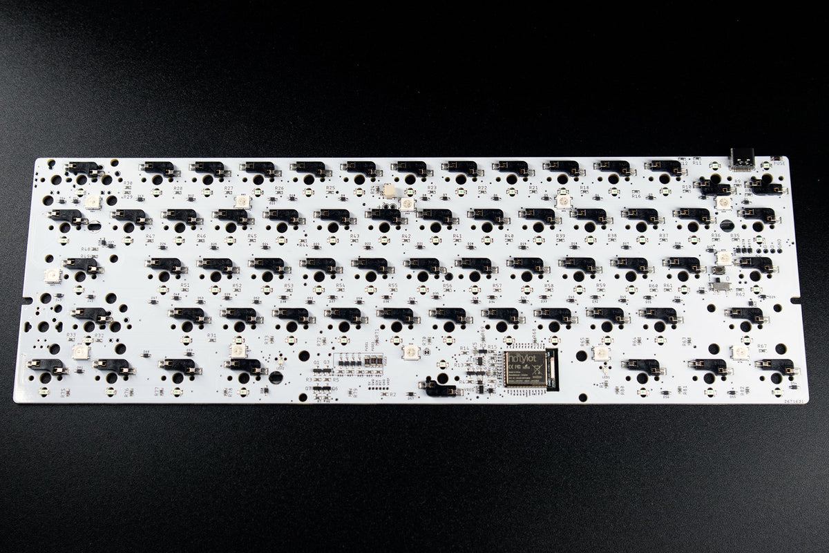 BT60v2 - 60% Wireless Hotswap Tray Mount PCB with RGB underglow and white  LED