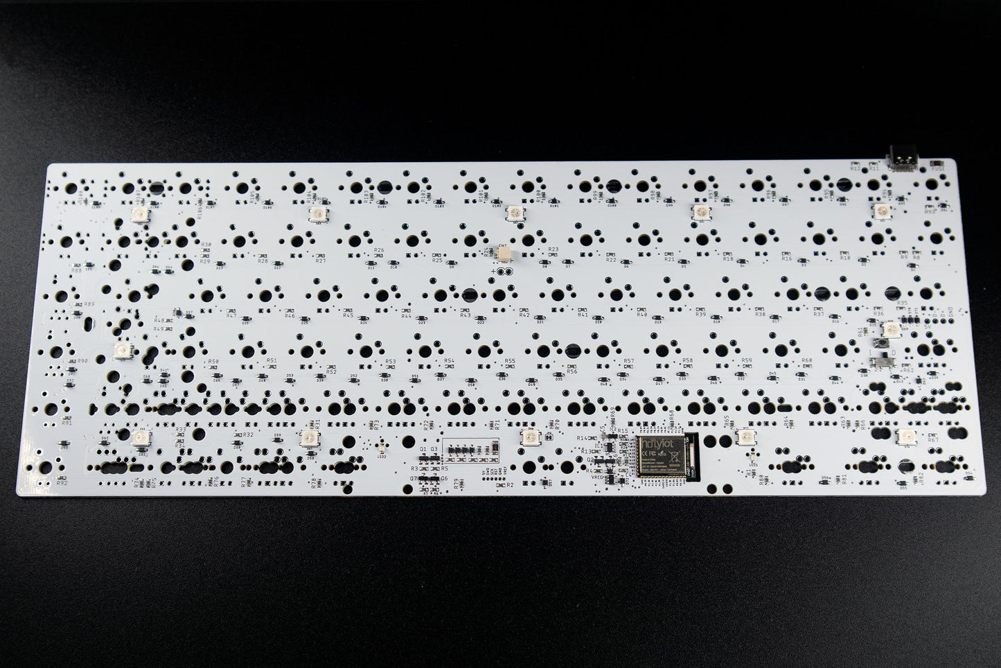 BT75 - 75% Wireless Soldered Tray Mount PCB with RGB underglow