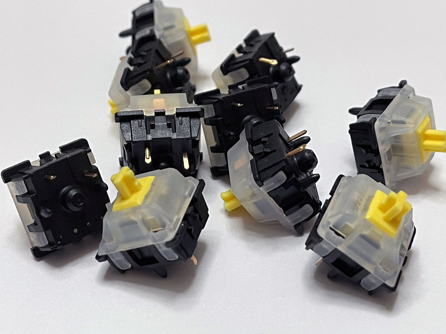 Gateron Milky Switches (Black Bottom Housing)