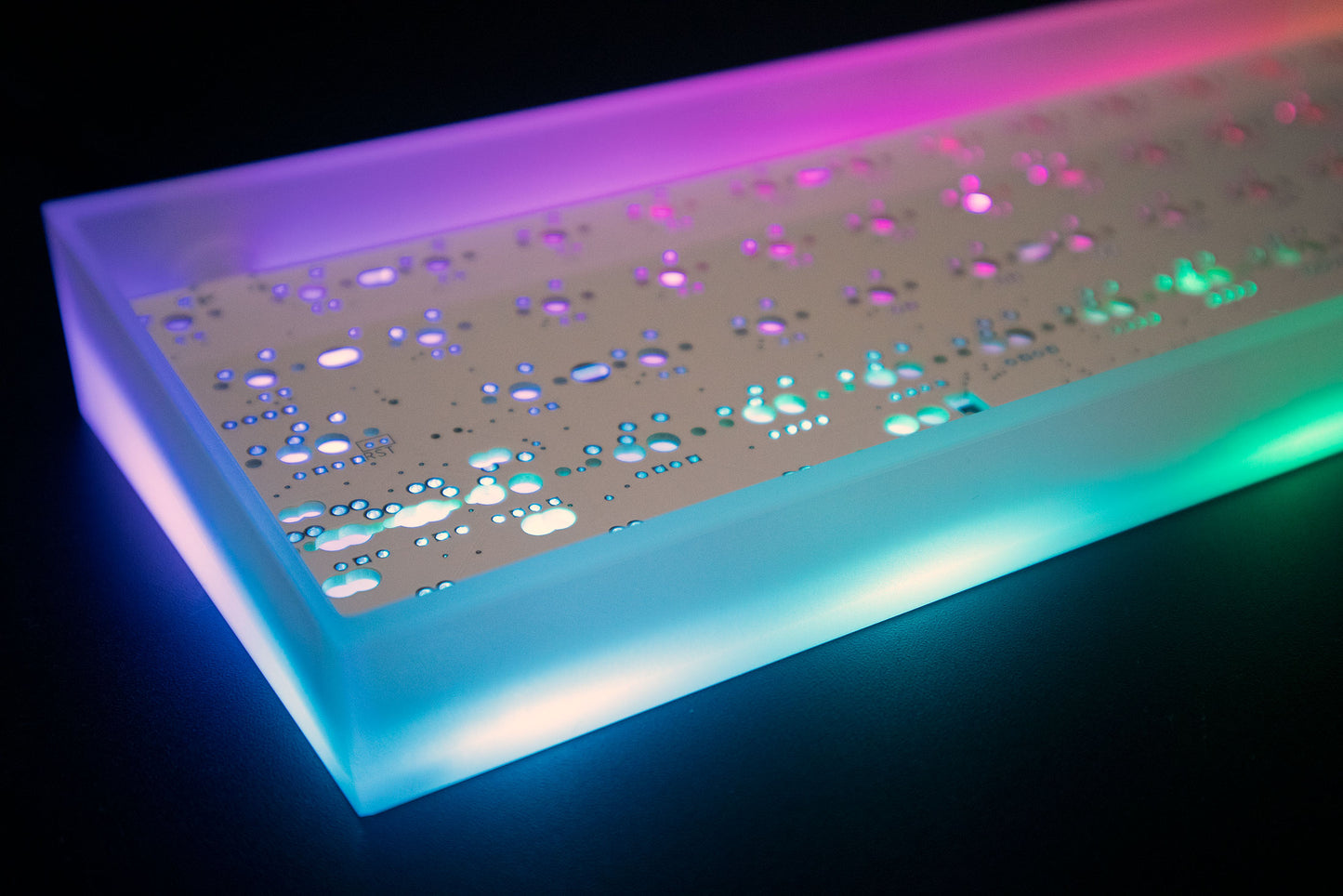 BT75 - 75% Wireless Soldered Tray Mount PCB with RGB underglow