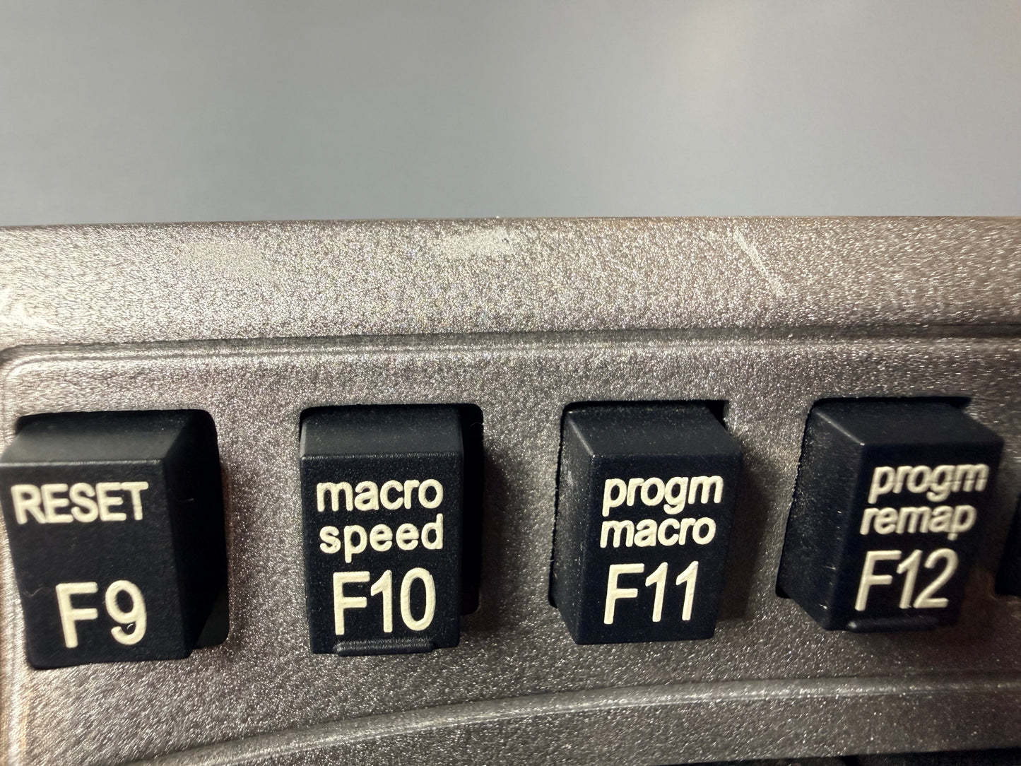 
                  
                    B-STOCK Custom Built Metallic Silver Signature Series Kinesis Advantage 2
                  
                