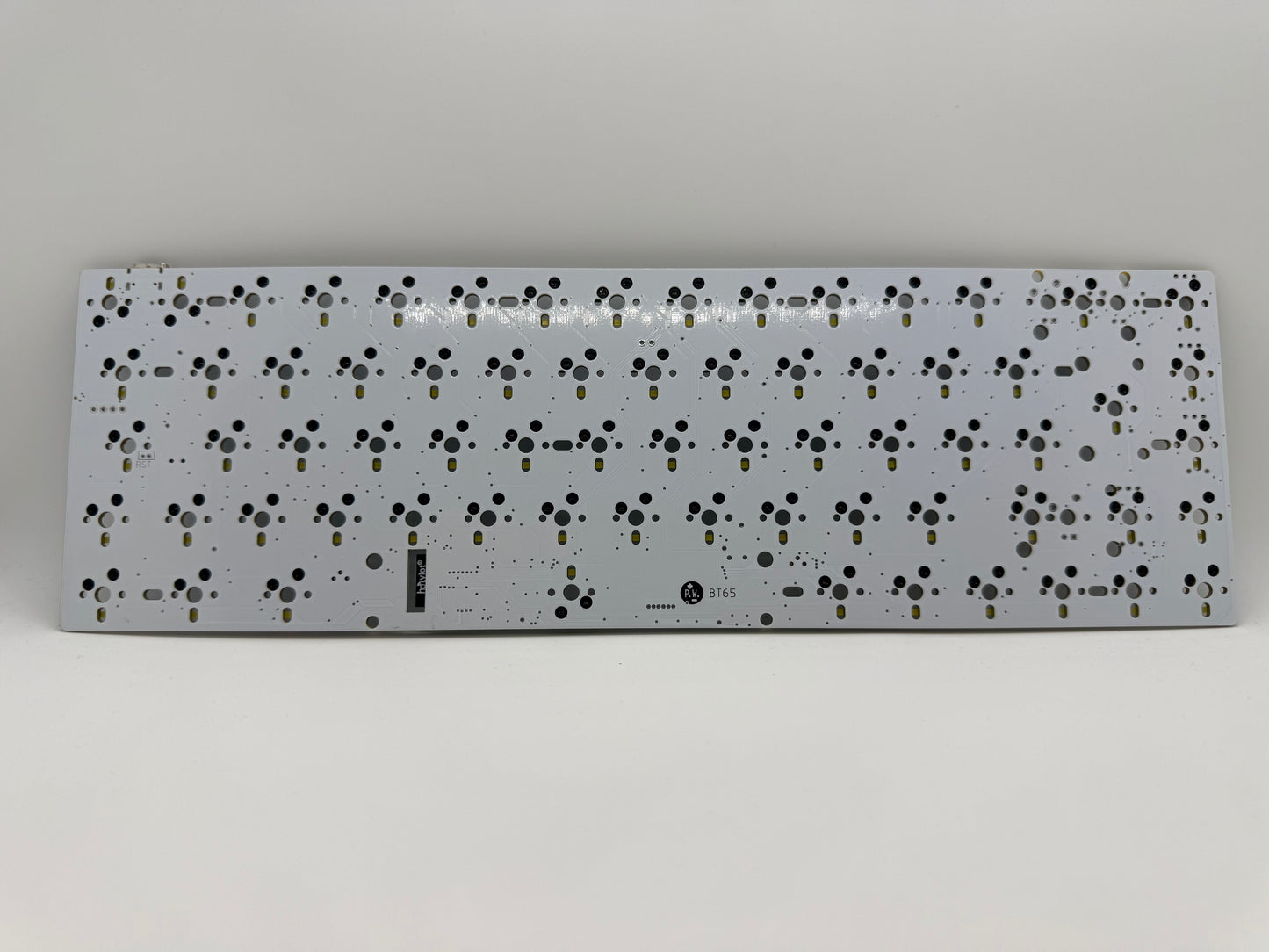 
                  
                    BT65v2 ISO Layout - 65% Wireless Hotswap Tray Mount PCB with RGB underglow and white LED
                  
                
