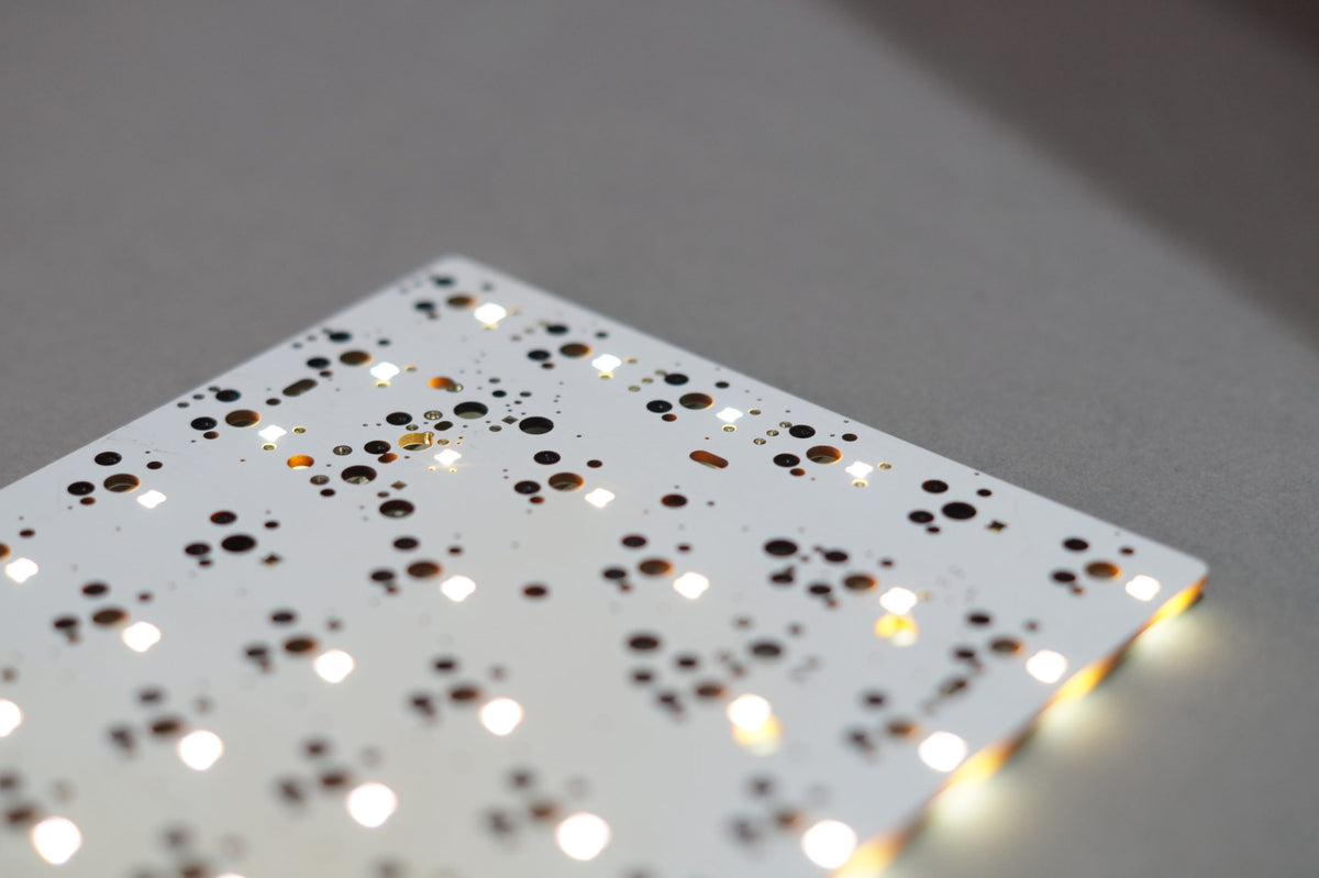 BT75 - 75% Wireless Hotswap Tray Mount PCB with RGB underglow and whit ...