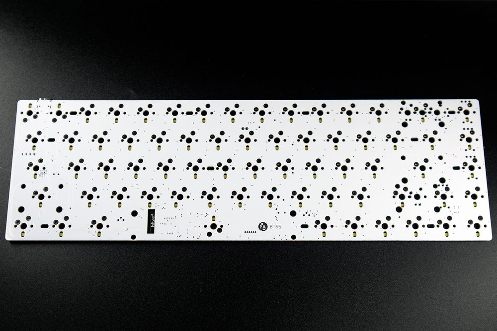 BT65 - 65% Wireless Hotswap Tray Mount PCB with RGB underglow and white LED