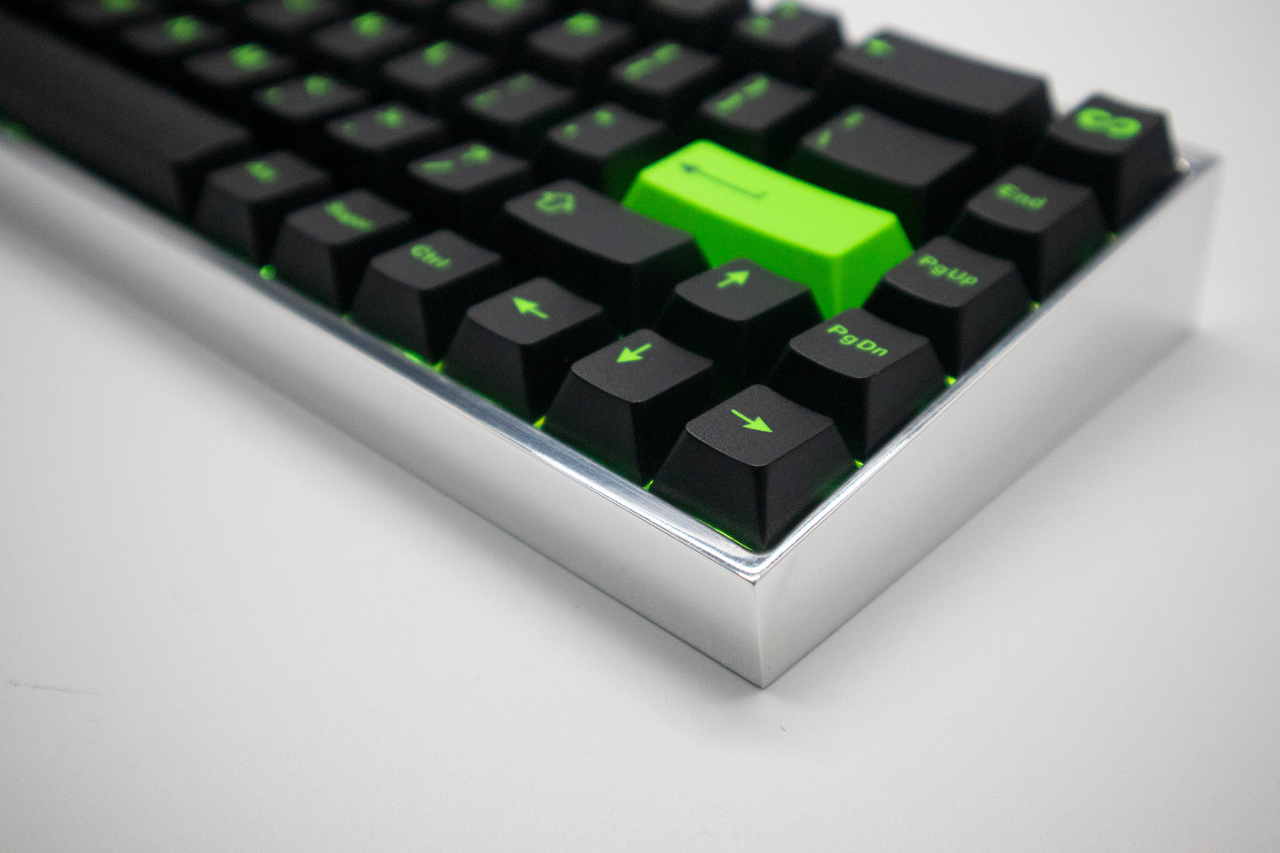 
                  
                    Custom Built Mirror Polished Tofu65 RGB Hotswap Mechanical Keyboard
                  
                